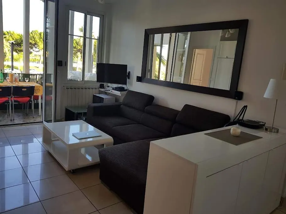 Nice & Les Cypres Apartment